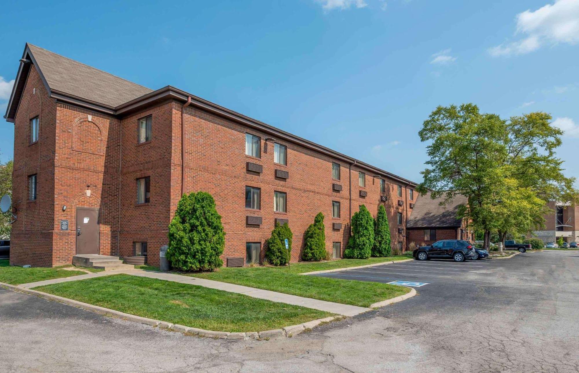 Suburban Studios Indianapolis Northwest - College Parks Exteriör bild